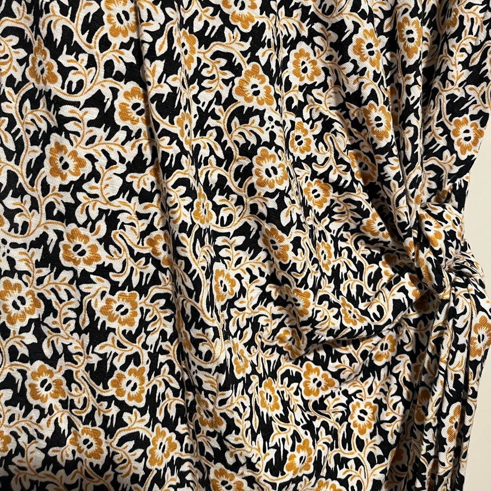 Boden Knit Patterned Tie Detail Short Sleeve Dress - Picture 4 of 5